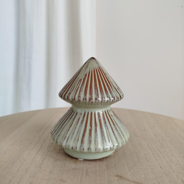 Figurka Choinka porcelanowa