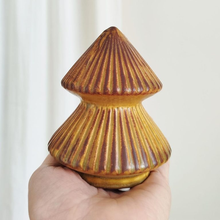 Figurka Choinka porcelanowa