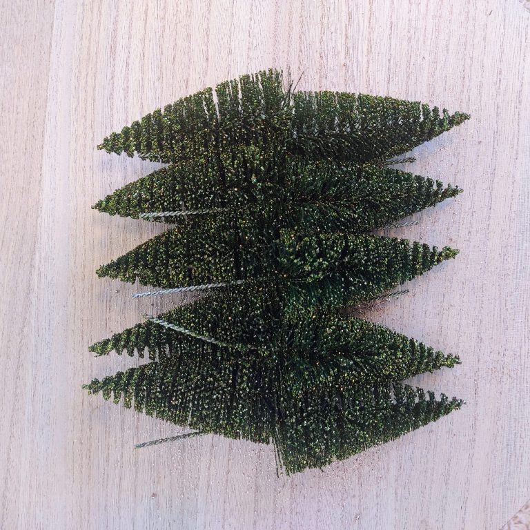 Ozdoba zielone drzewko 10 szt. h16xd5 cm