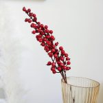 Sztuczna gałązka głogu, czerwona h69cm