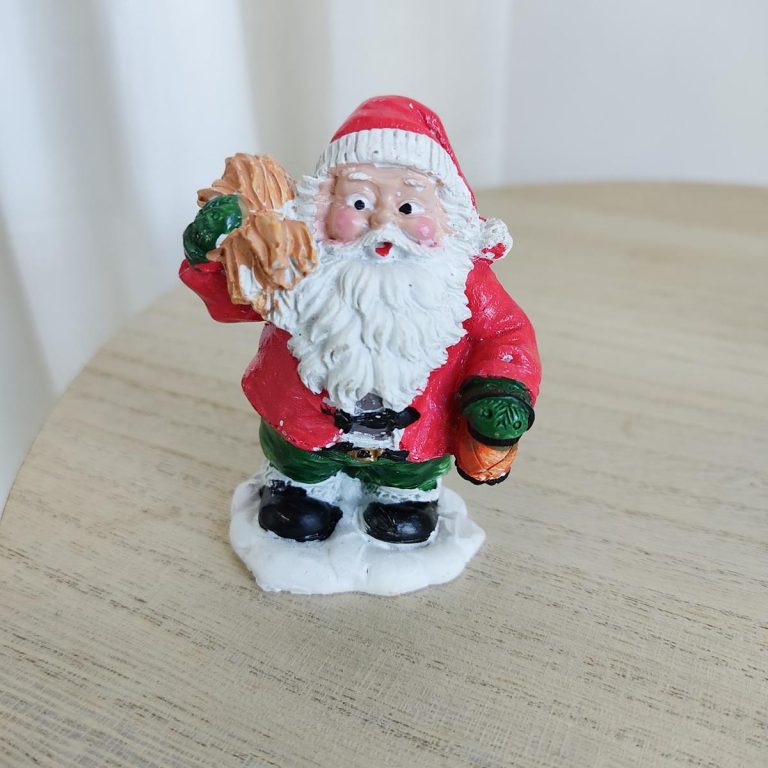 Figurka Mikołaj z workiem 7cm