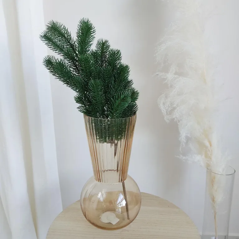 Sztuczna gałązka świerkowa, h60cm