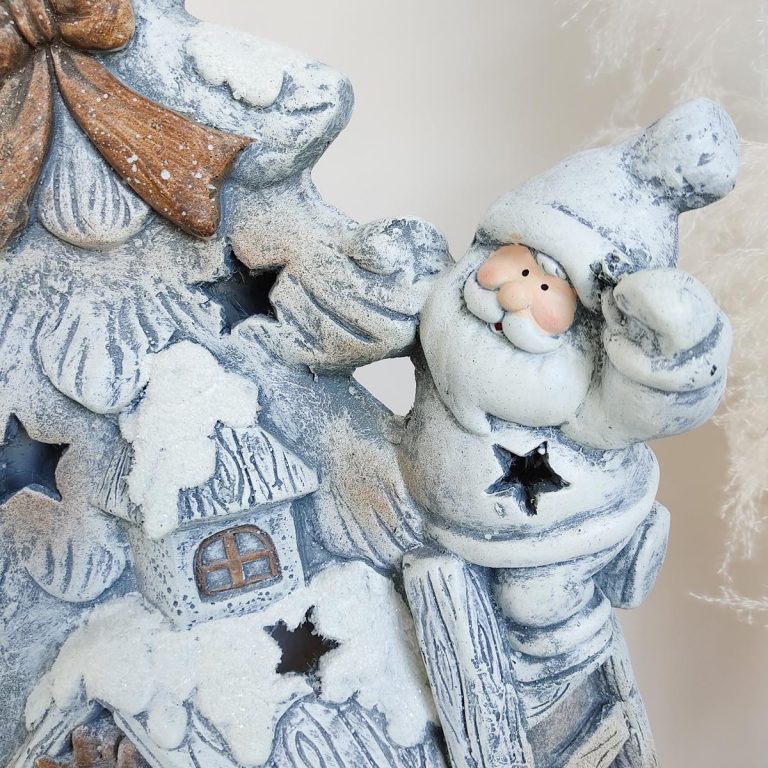 Mikołaj na drabinie, świąteczne miasteczko, figurka