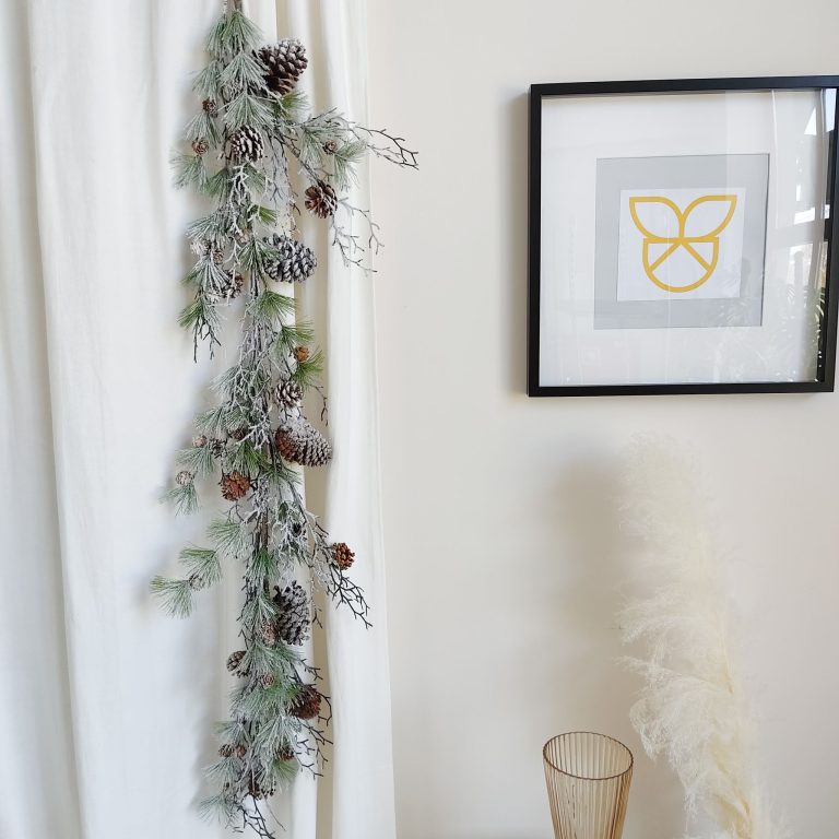 Girlanda z szyszkami 160cm