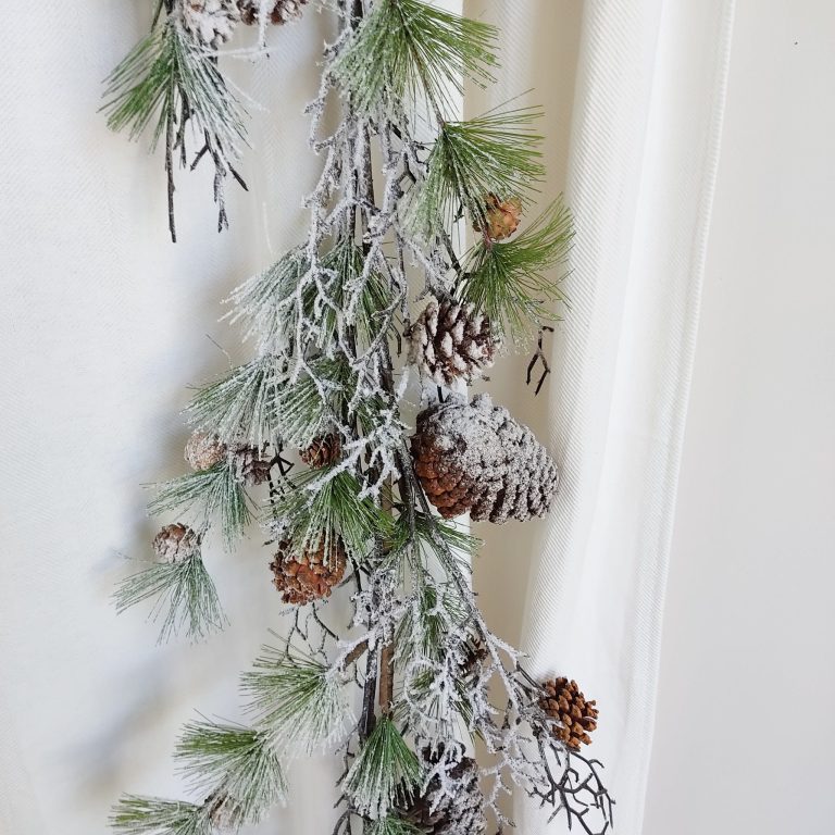 Girlanda z szyszkami 160cm