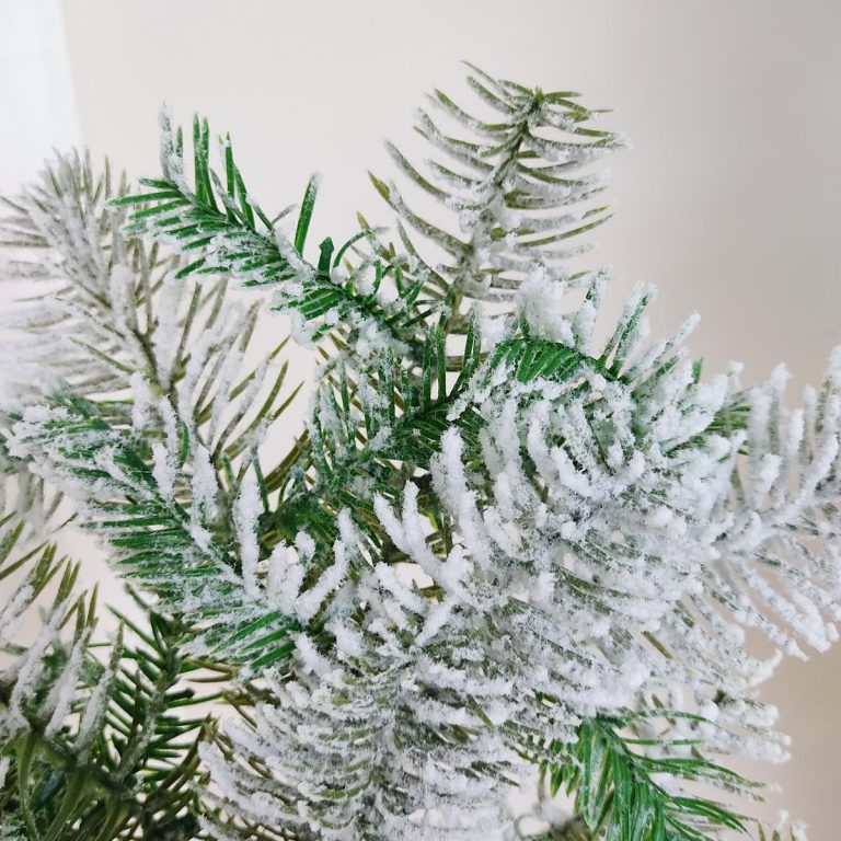 Sztuczna gałązka, ośnieżona h49cm