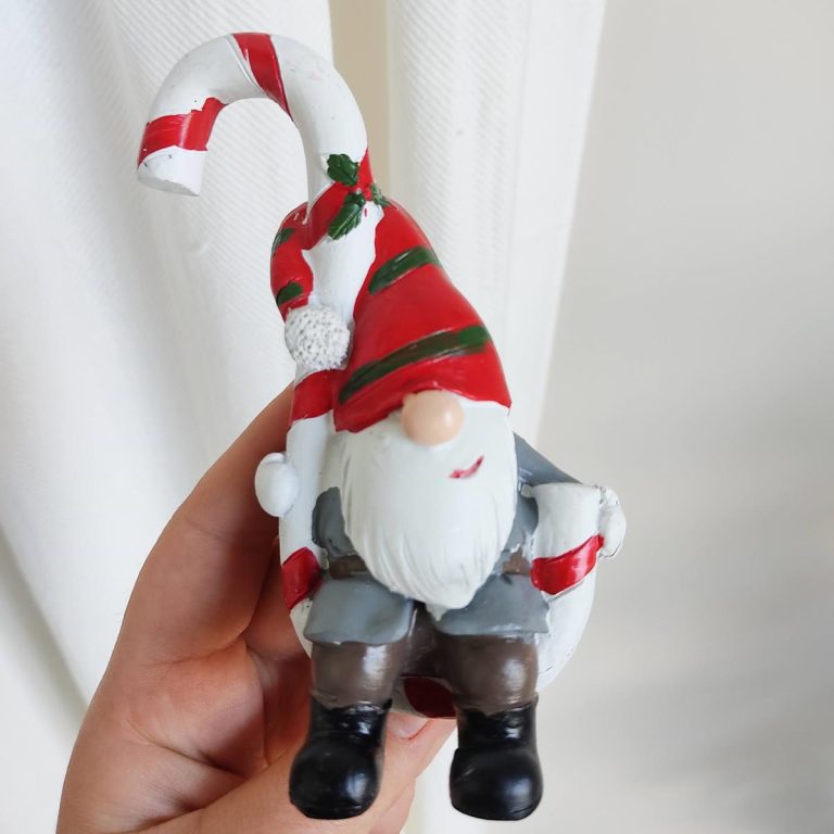 Figurka Mikołaj 12cm