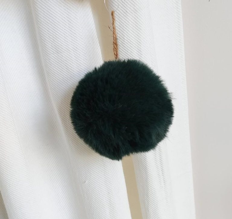 Zawieszka kula z futerkiem 10cm