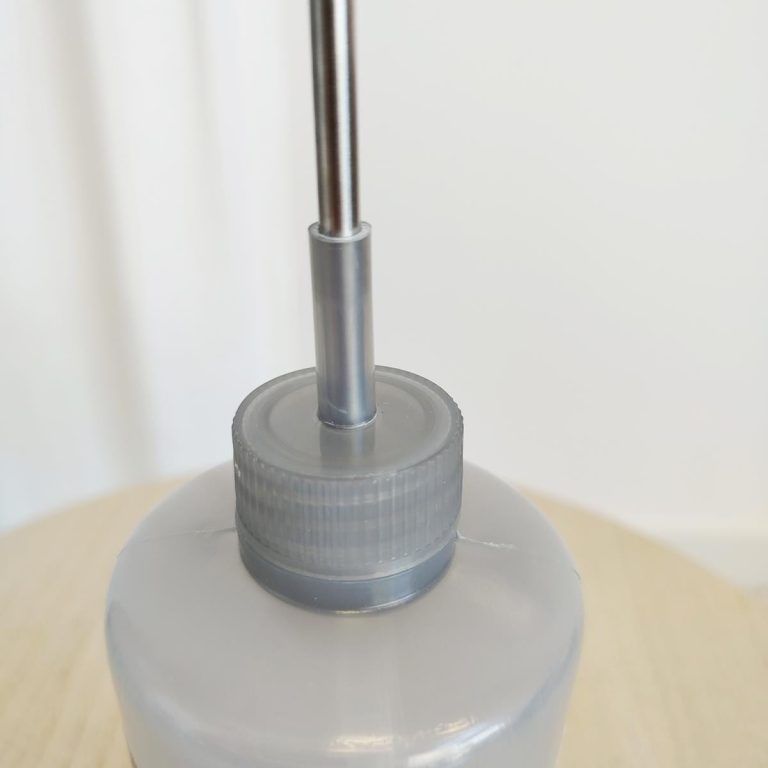 Konewka plastikowa do podlewania roślin na wysokości 0,5l