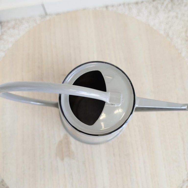 Konewka metalowa szara 0,94l