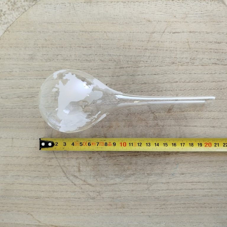 Nawadniacz do roślin szklana kula