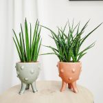 Osłonka ceramiczna na nóżkach Jamie szara