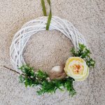 Wianek na drzwi ze sztucznych kwiatów ręcznie robiony 40cm