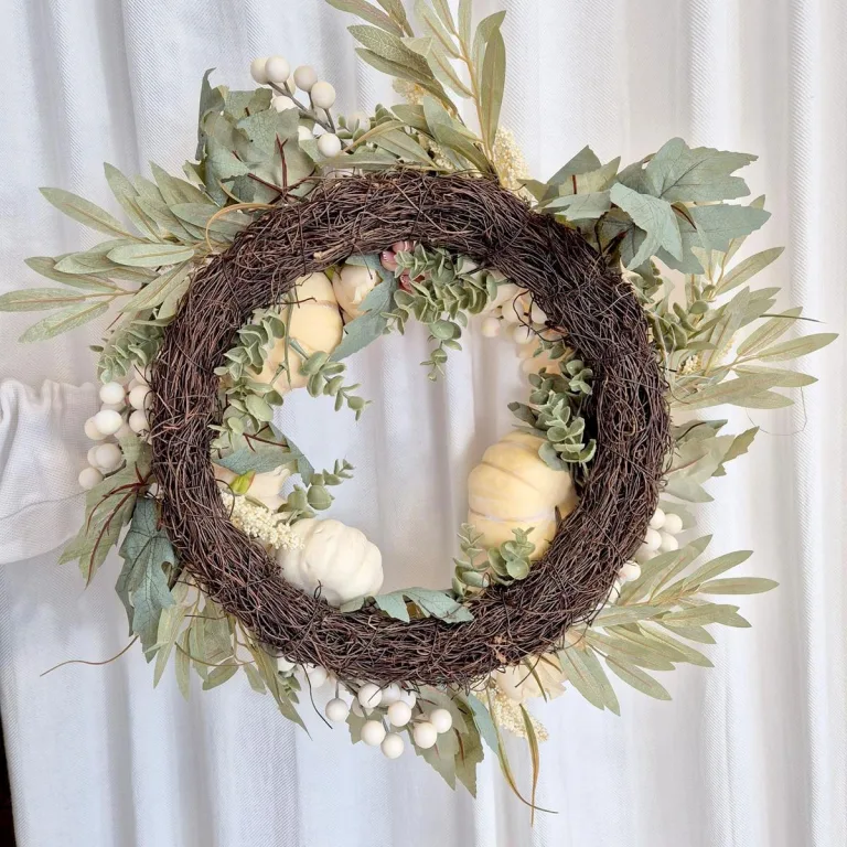 Wianek na drzwi ze sztucznych kwiatów jesienny 55cm