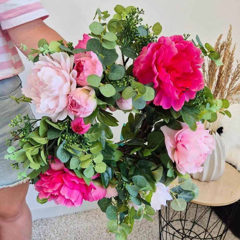 Wianek wiosenny ze sztucznych kwiatów  ręcznie robiony 50cm