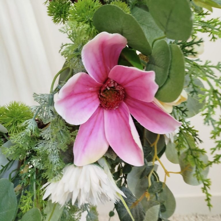 Wianek na drzwi ze sztucznych kwiatów 50cm