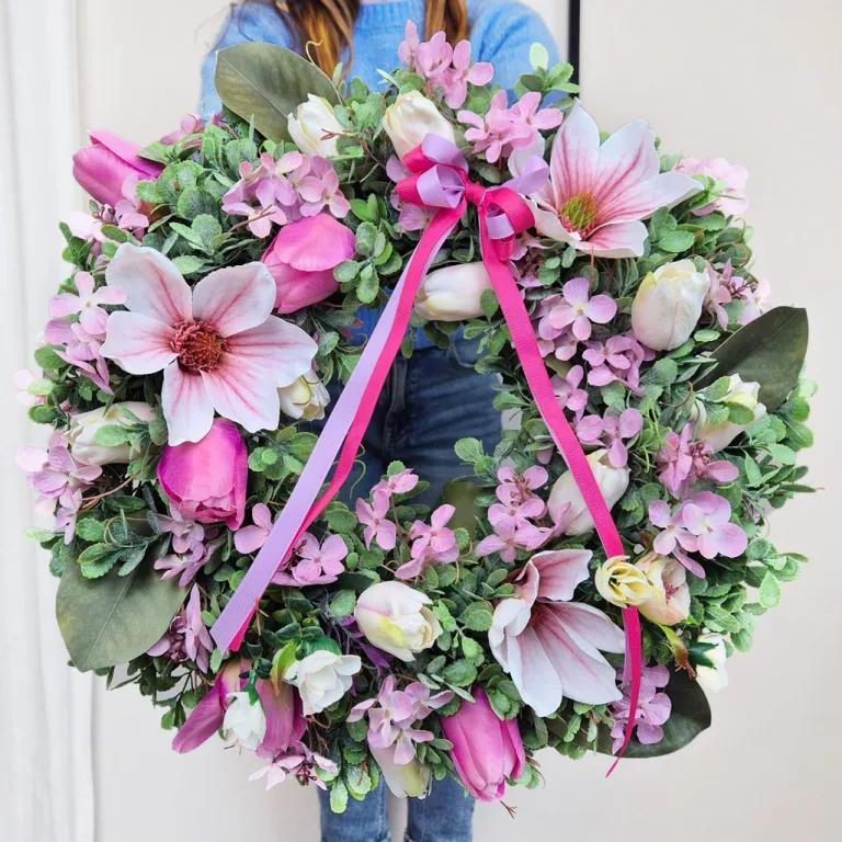 Wianek na drzwi ze sztucznych kwiatów wiosenny ręcznie robiony 45cm