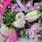 Wianek na drzwi ze sztucznych kwiatów wiosenny ręcznie robiony 45cm