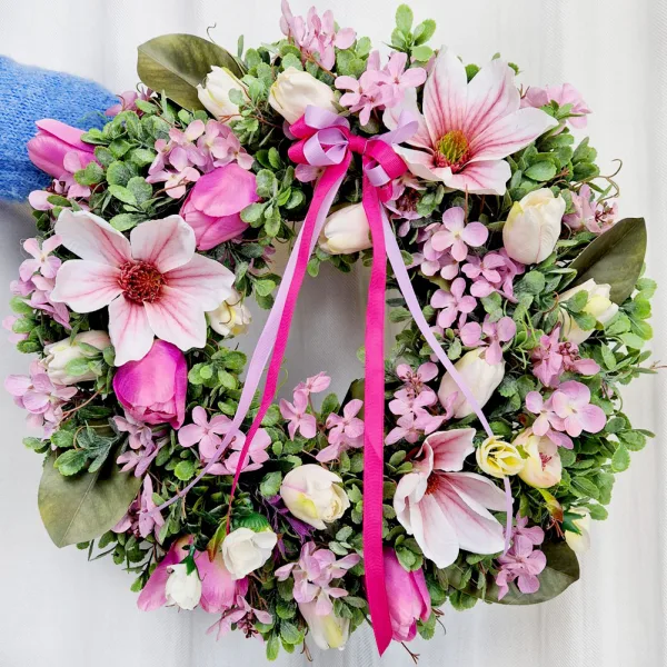 Wianek na drzwi ze sztucznych kwiatów wiosenny ręcznie robiony 45cm