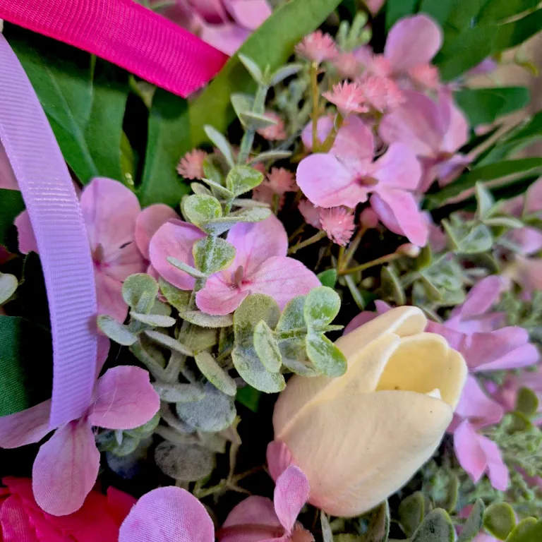 Wianek na drzwi wiosenny różowy ręcznie robiony 45cm