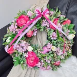 Wianek na drzwi wiosenny różowy ręcznie robiony 45cm