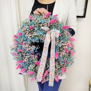 Wianek na drzwi z gipsówki suszonej niebieski 45cm