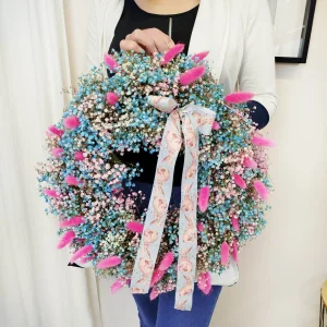 Wianek na drzwi z gipsówki suszonej niebieski 45cm