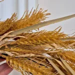 Wianek na drzwi ze sztucznych kłosów jesienny 50cm