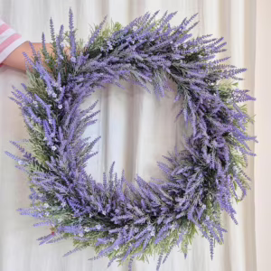 Wianek na drzwi ze sztucznych kwiatów lawendy 80cm