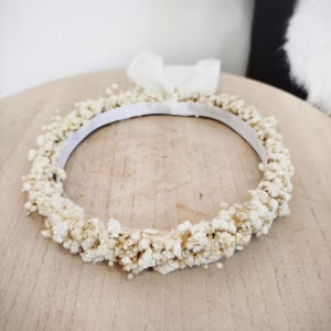 Wianek komunijny z gipsówki stabilizowanej wiecznie żywy