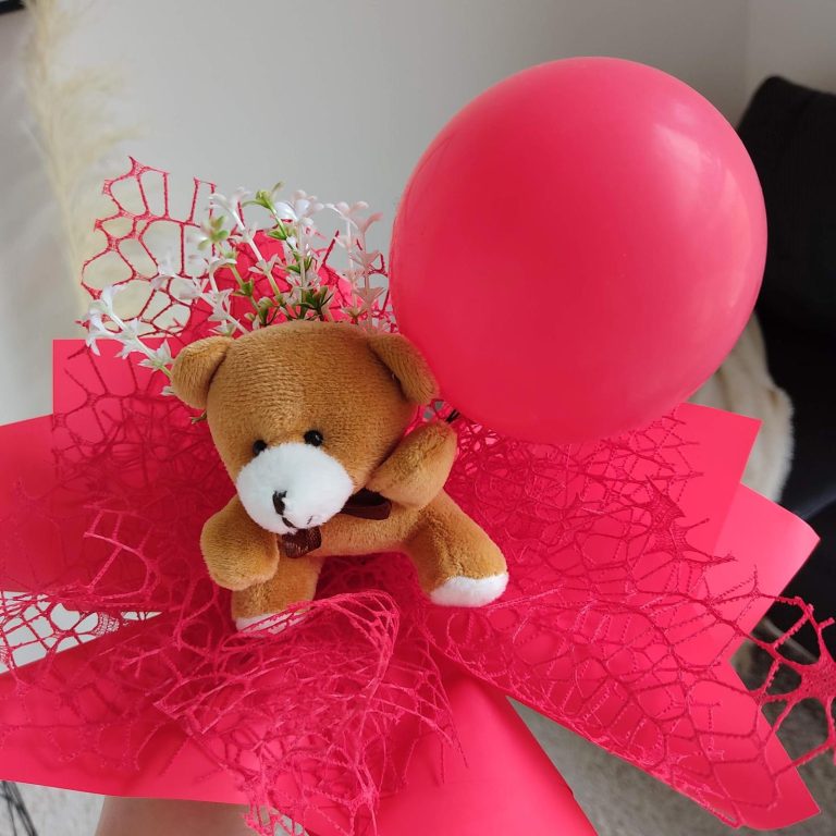 Bukiet z misiem na Walentynki