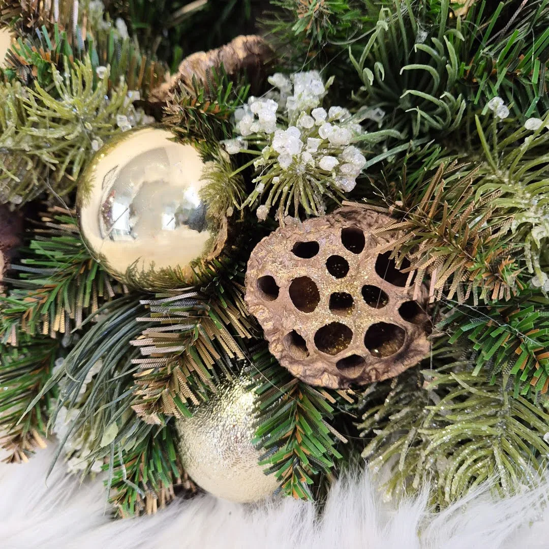 Wianek na drzwi świąteczny bożonarodzeniowy złoty z jeleniem 50cm