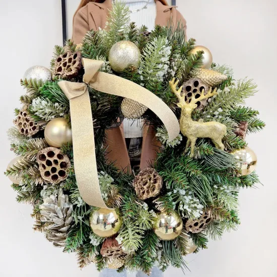Wianek na drzwi świąteczny bożonarodzeniowy złoty z jeleniem 50cm