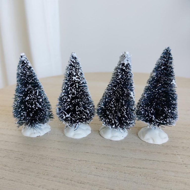 Choinka na podstawce - mini , zestaw 4 sztuki
