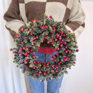 Wianek na drzwi świąteczny z czerwonym głogiem sztuczny 33cm