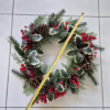 Wianek na drzwi z ilexem sztuczny 55cm