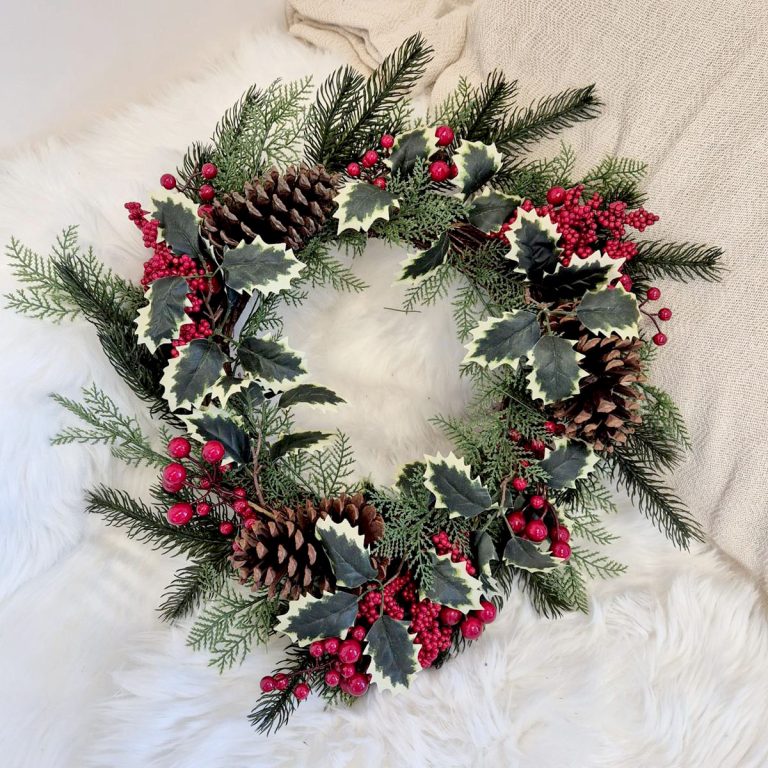 Wianek na drzwi z ilexem sztuczny 55cm