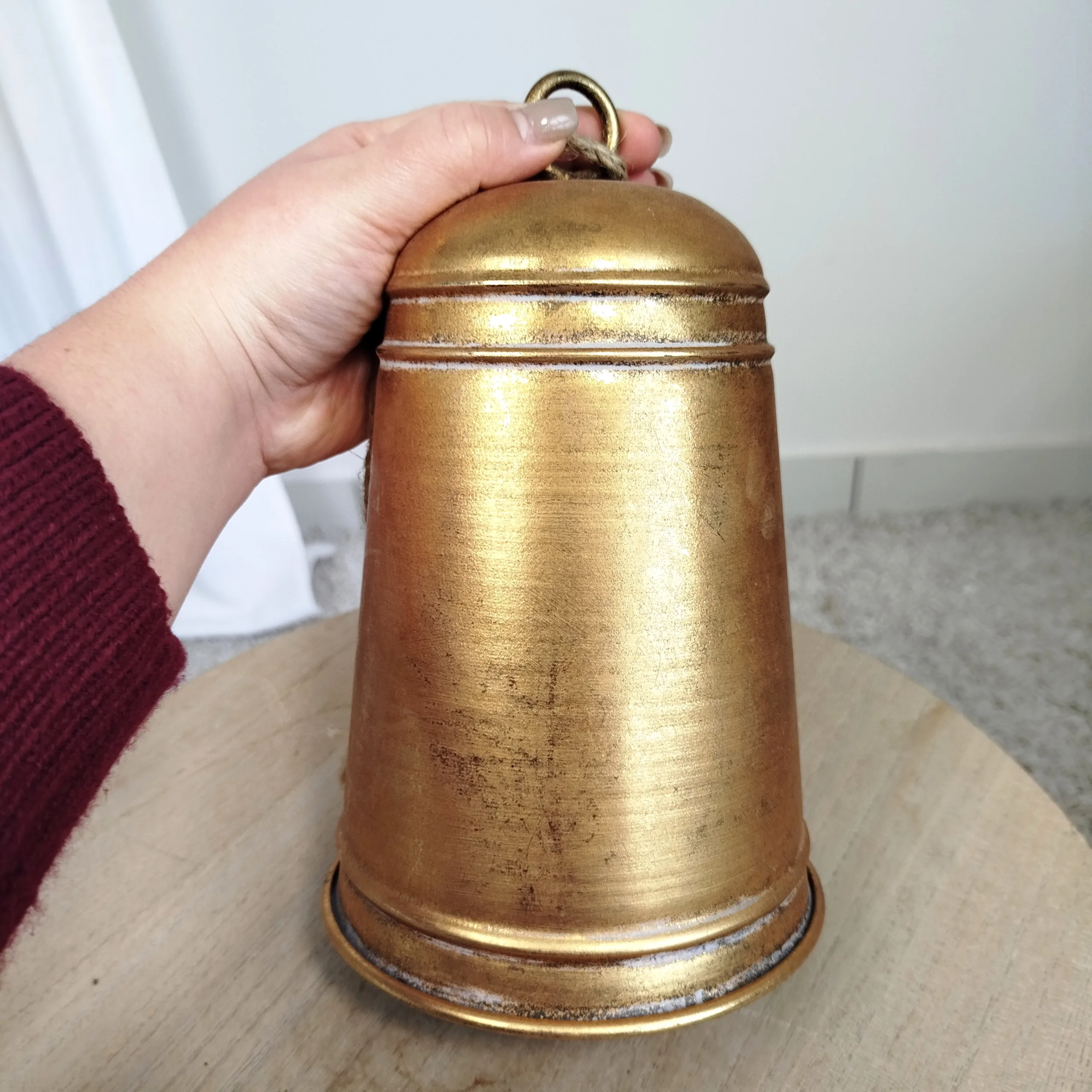 Metalowy świąteczny dzwon - złota ozdoba na drzwi 24cm