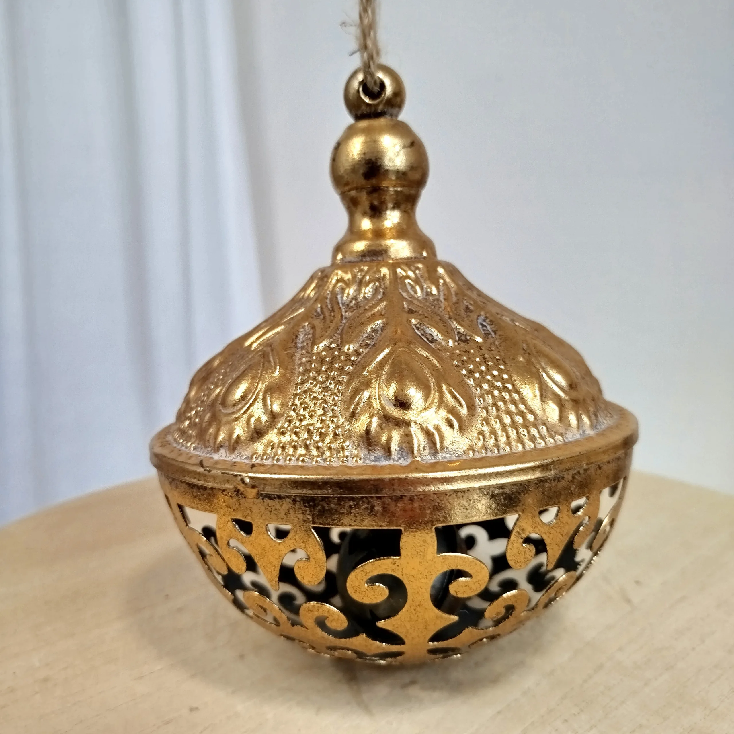 Dzwon metalowy złoty okrągły - ozdoba na drzwi 18cm