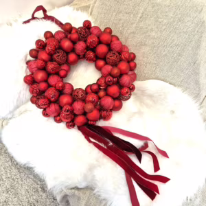 Wianek na drzwi świąteczny bożonarodzeniowy z czerwonymi bombkami 45cm