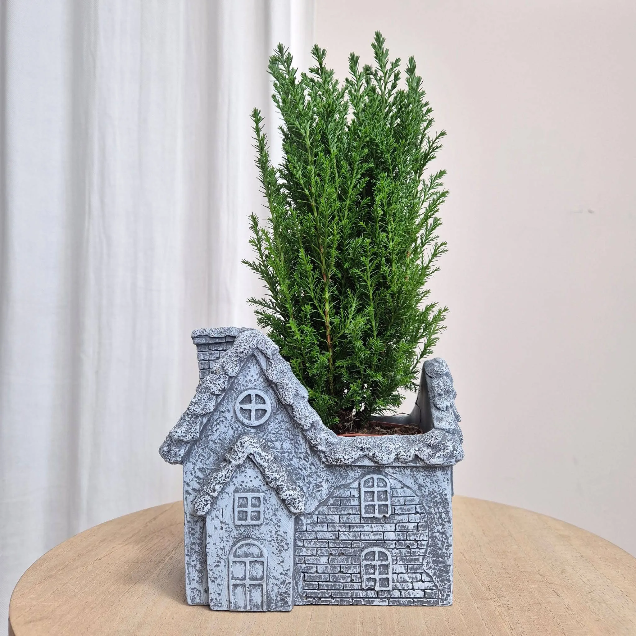 Osłonka na doniczkę betonowa szara w kształcie domku 10x7,5cm