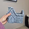 Osłonka na doniczkę betonowa szara w kształcie domku 10x8cm