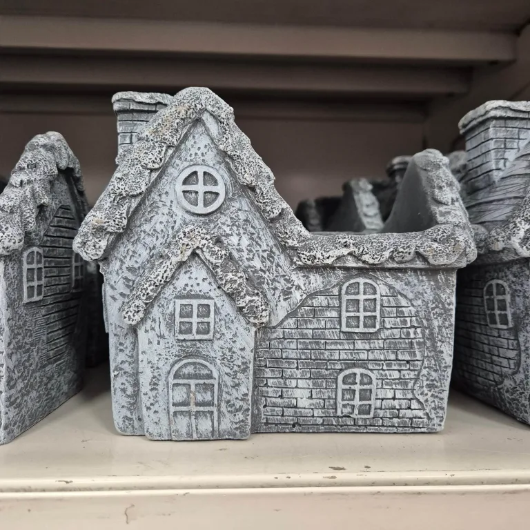 Osłonka na doniczkę betonowa szara w kształcie domku 10x7,5cm