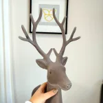 Renifer jeleń welurowa figurka świąteczna szara 85cm