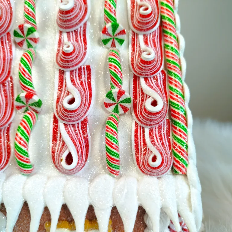 Świecący kolorowy cukierkowy domek chatka 26cm