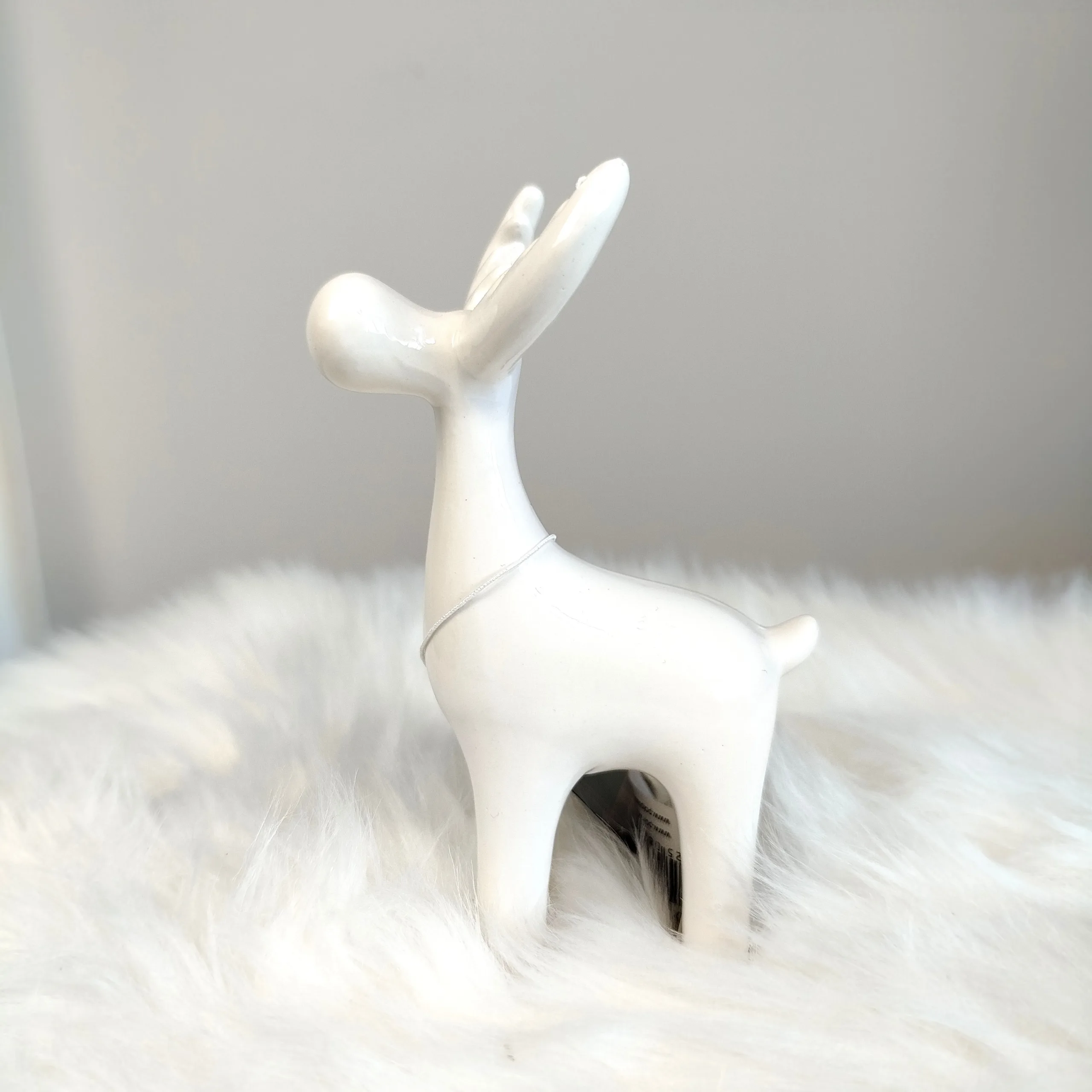 Renifer biały ceramiczny świąteczna figurka 16cm