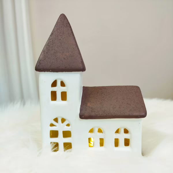 Domek ceramiczny z okienkami podświetlany LED 18cm