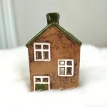 Domek ceramiczny z okienkami na świeczkę 13cm