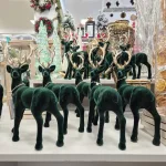 Renifer jeleń welurowa figurka świąteczna zielona 32cm