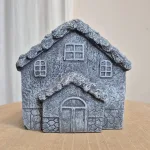 Osłonka na doniczkę betonowa szara w kształcie domku 12,5x7cm